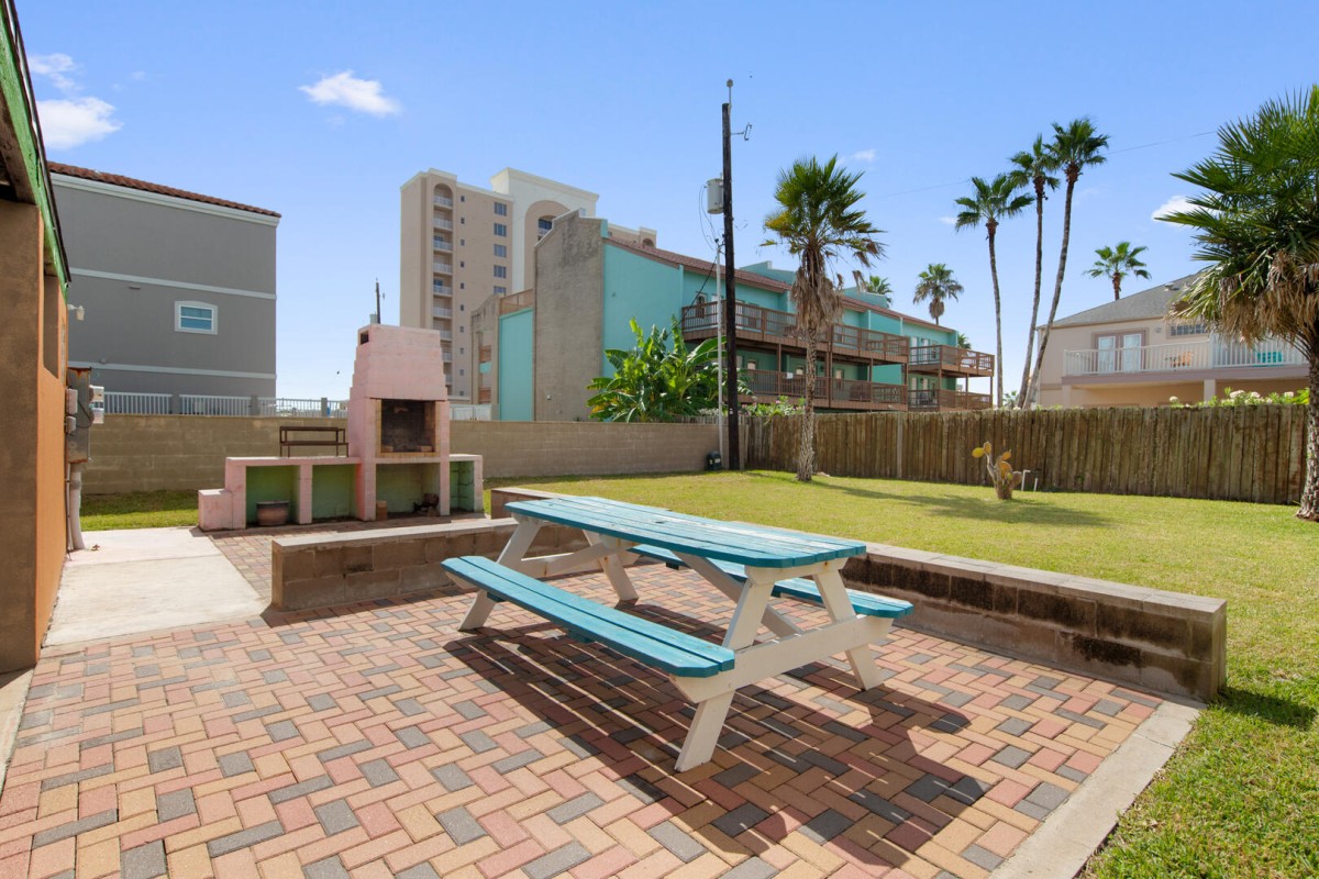 Patio, Picnic Table