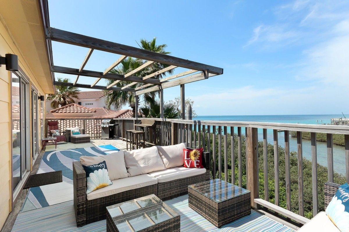 SATURN SHORES RETREAT | South Padre Island Vacation Rentals SATURN SHORES RETREAT