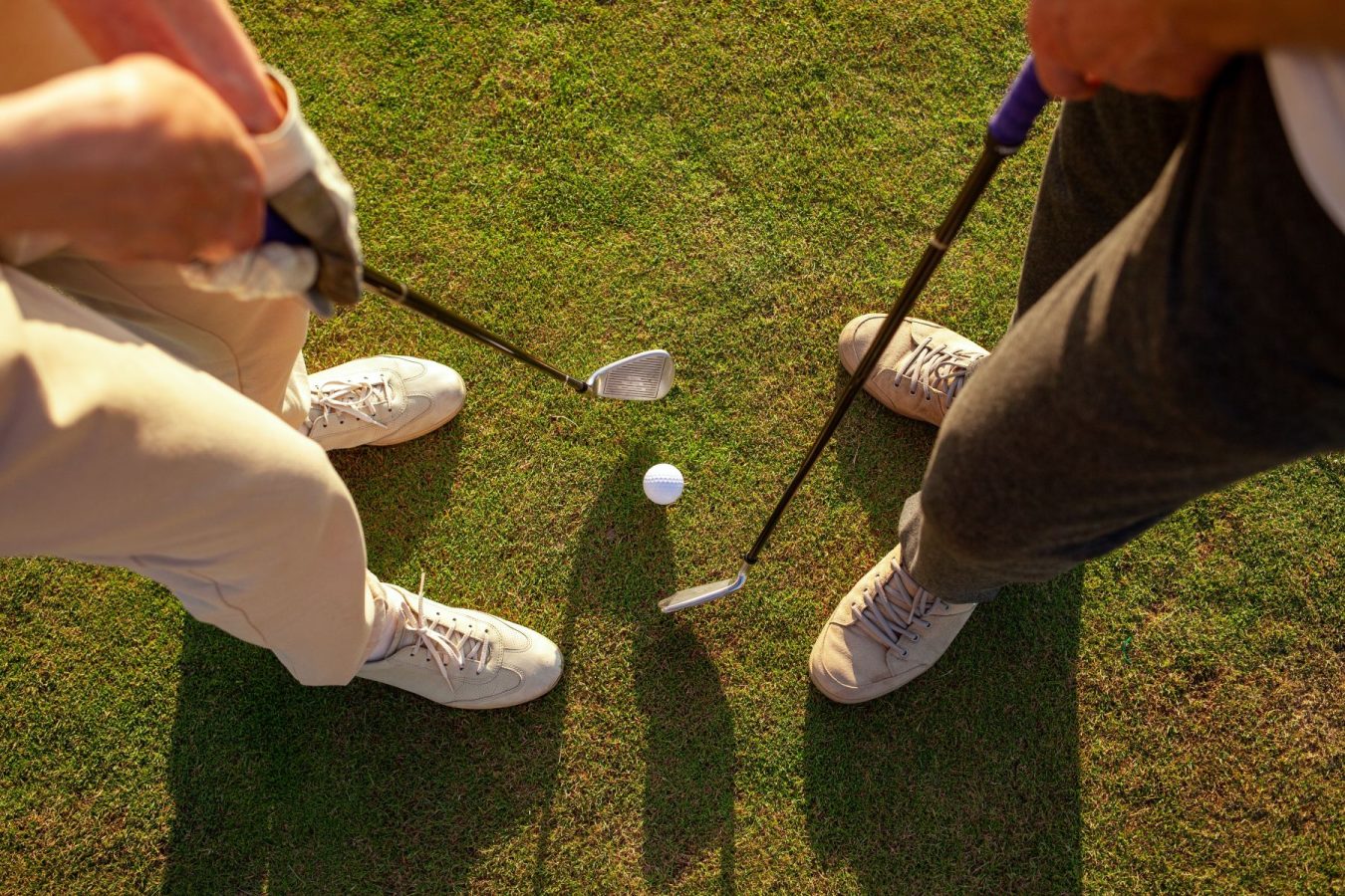 Championship-golf-courses-near-Laguna-Vista | South Padre Island Vacation Rentals two people putting